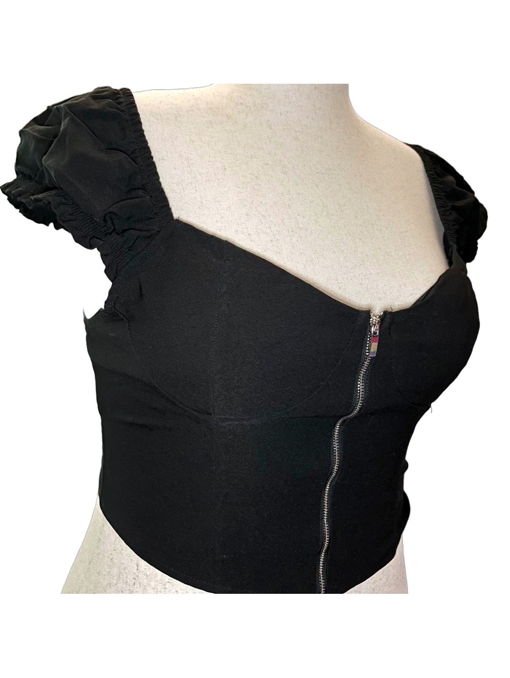 Steve Madden Black Puff Sleeve Crop Top with Front Zipper XL
